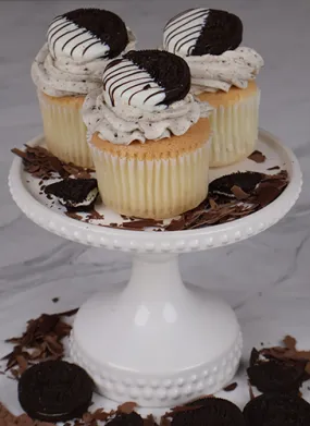 CC-000J Gold Oreo Cupcakes
