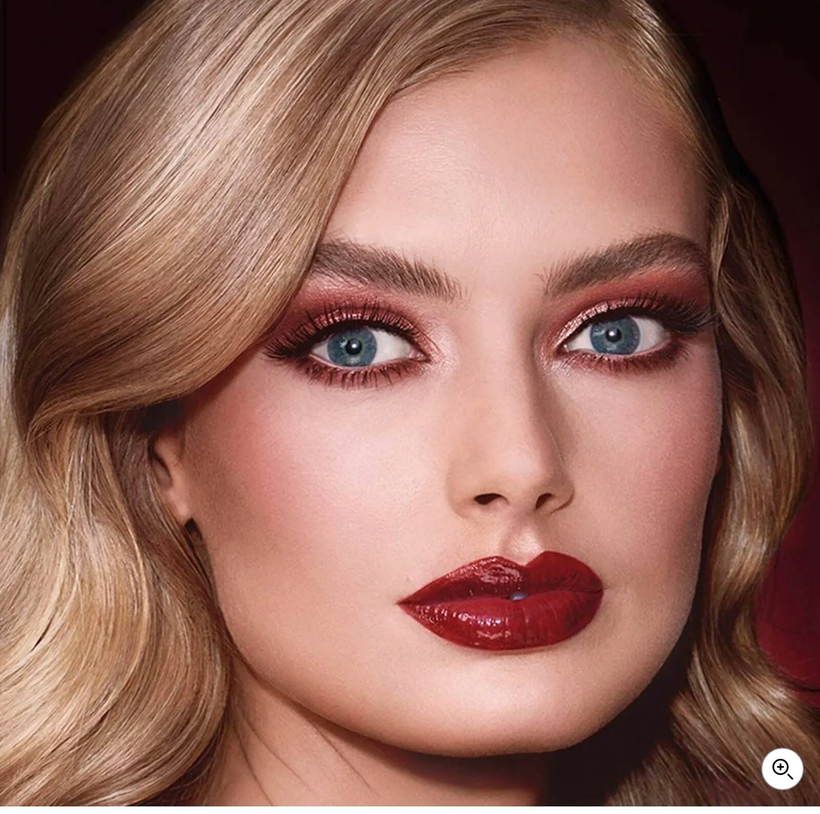 CHARLOTTE TILBURY THE VINTAGE VAMP LOOK light