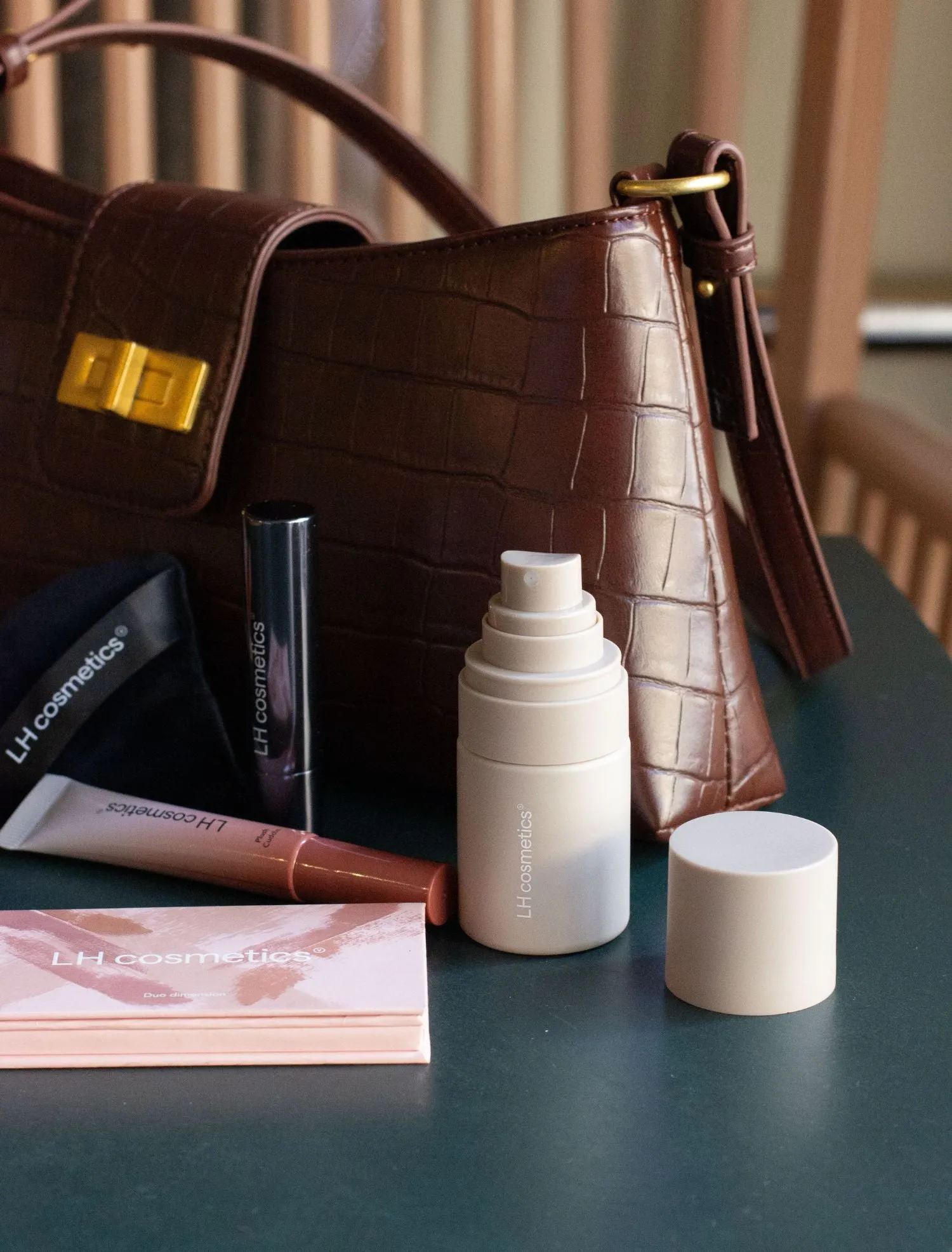 On set - long-lasting setting spray