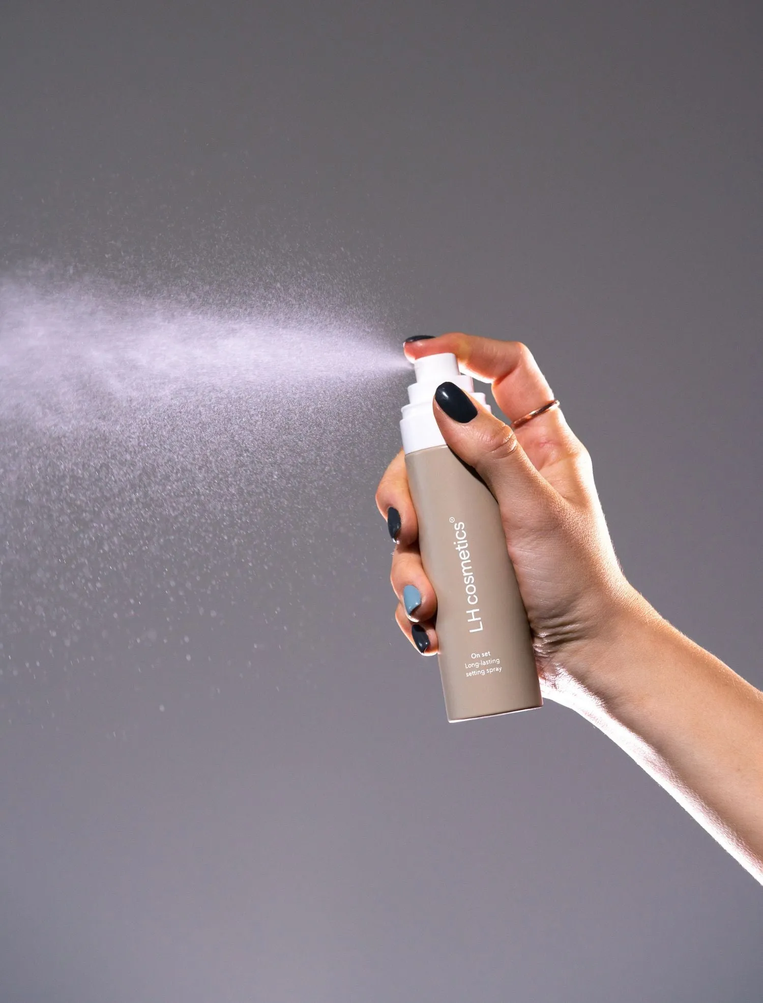On set - long-lasting setting spray
